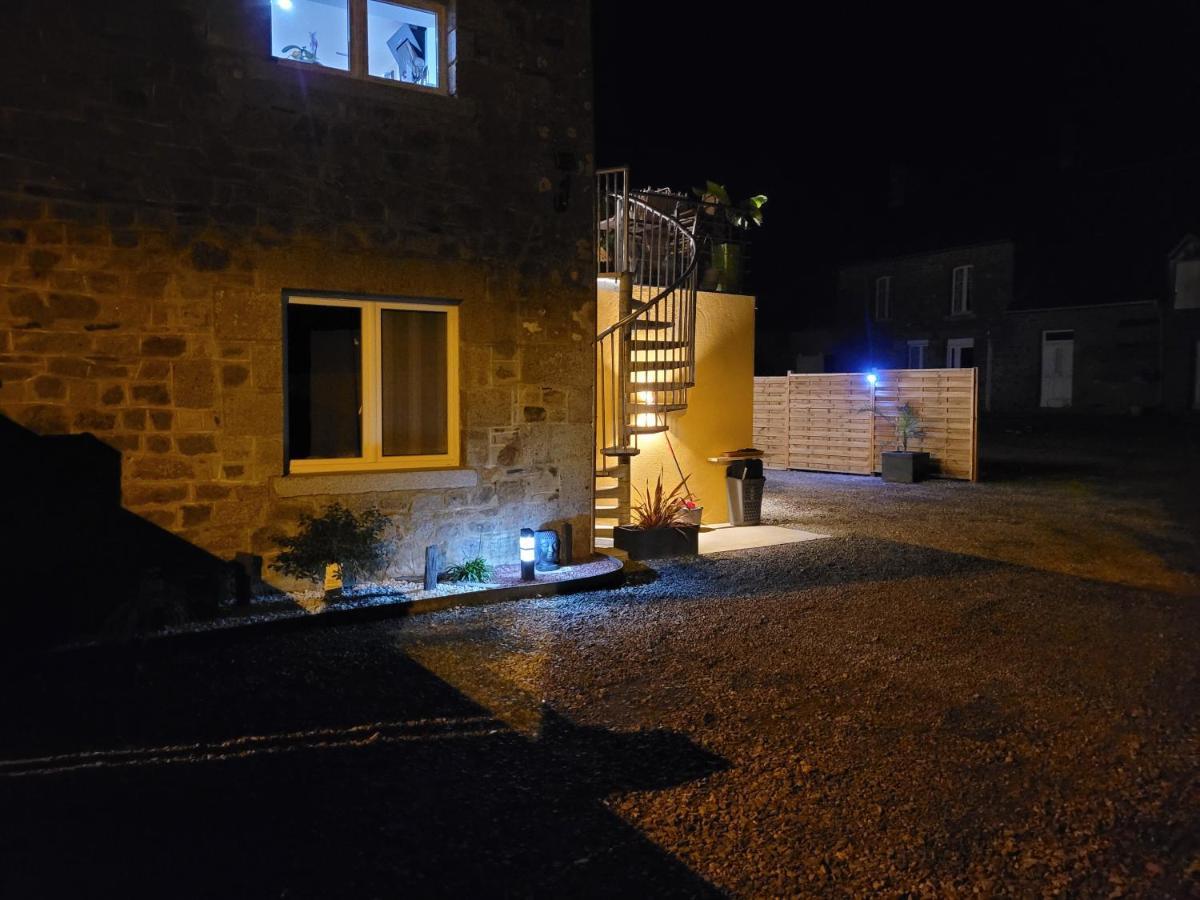 Aux Portes Du Mont Saint-James Εξωτερικό φωτογραφία